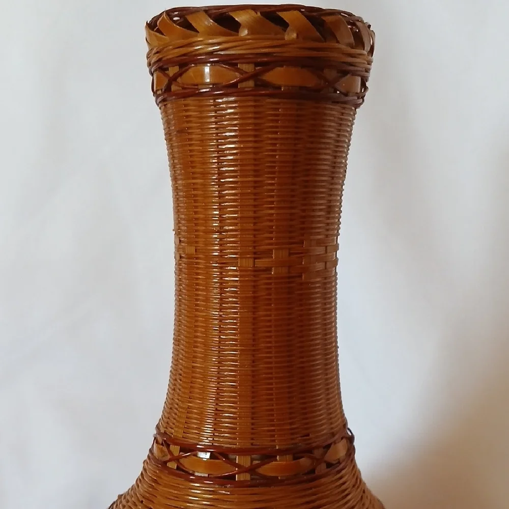 VTG Peoples Rep of China Woven AsianZhejiang Handicrafts Vase
